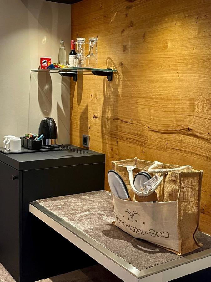 Premium Double Room with Balcony and Park View,1498965643:JPEG